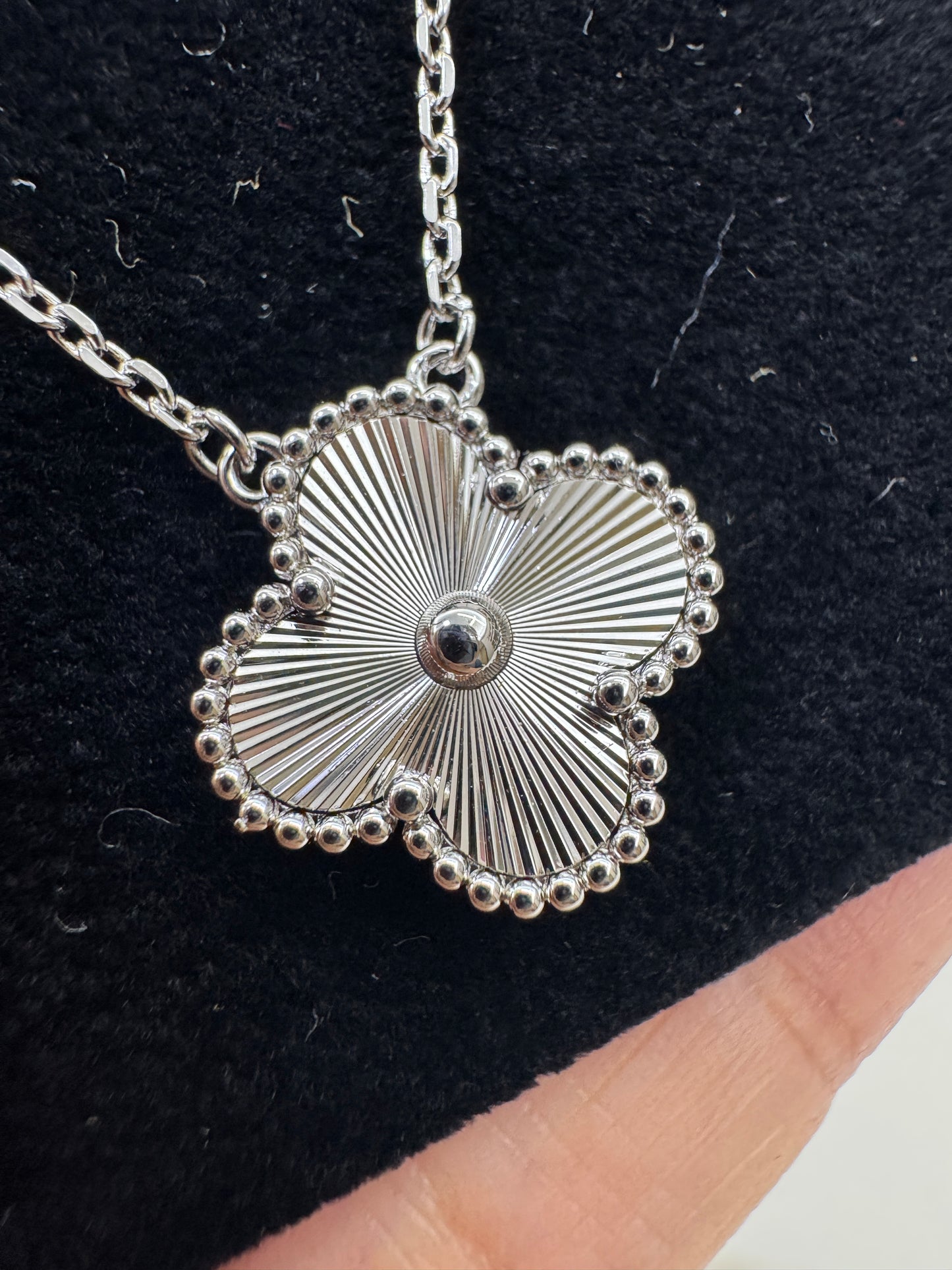 VCA Vintage Alhambra 鐳射白金色項鏈