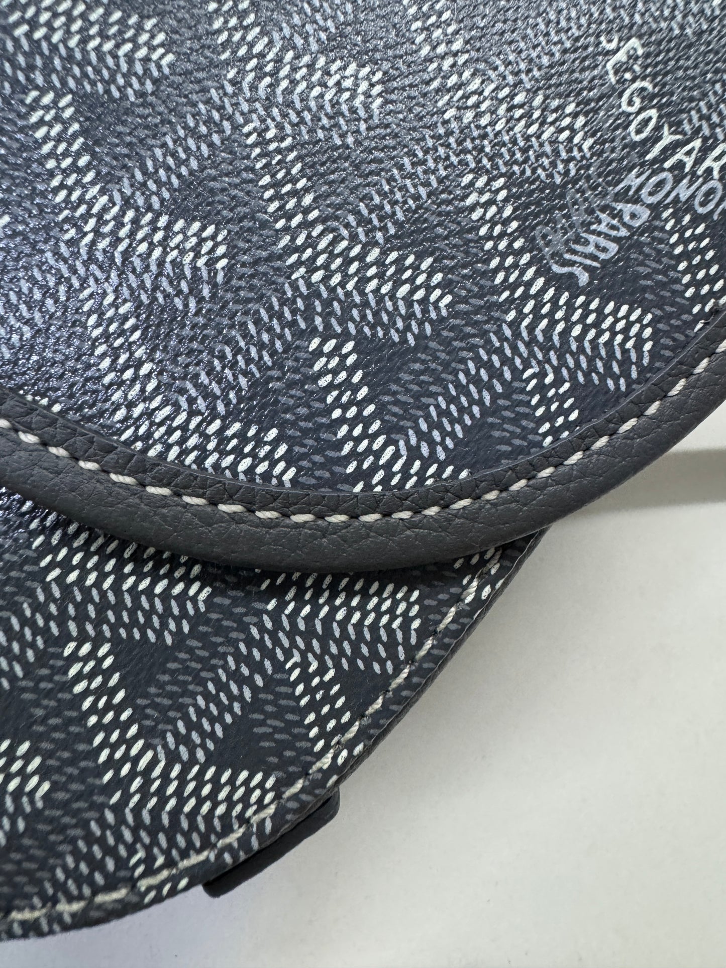 GOYARD Belvedere 郵差包 灰色 PM