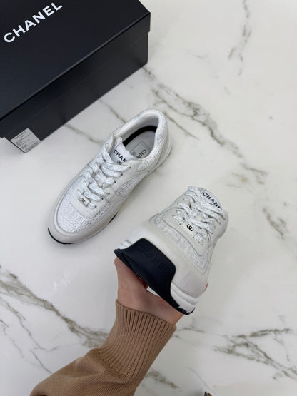 CHANEL 銀白色粗花呢Tweed Sneakers