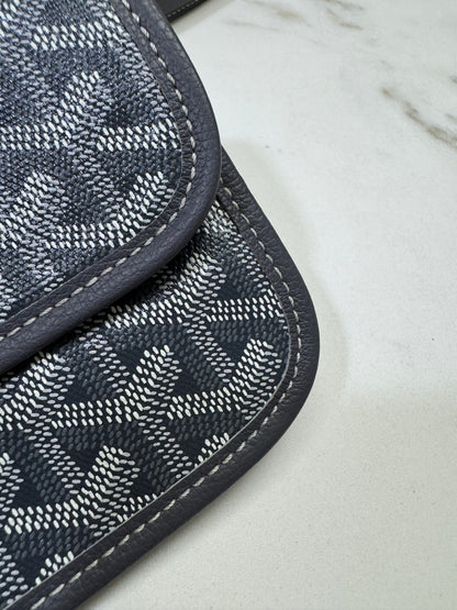 GOYARD 灰色Hobo 紅色小愛心