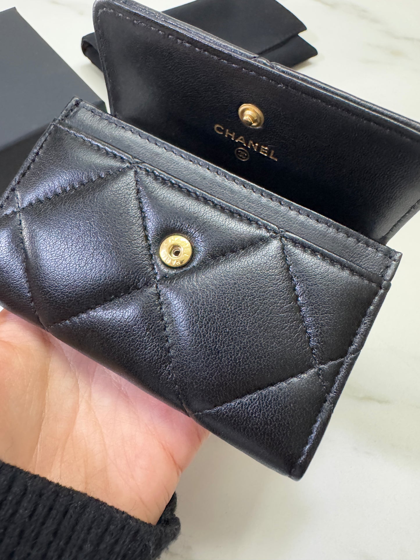 CHANEL 19 Card Holder