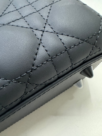 DIOR Lady 4格 磨砂黑 Small