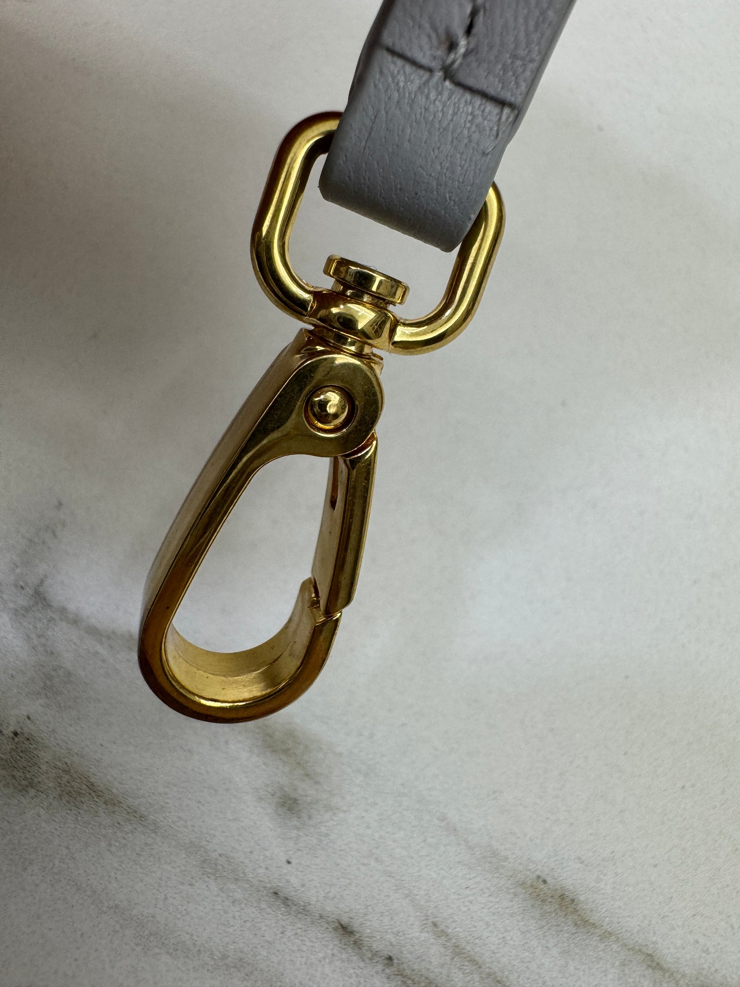 MIU MIU Wander Small 霧霾藍