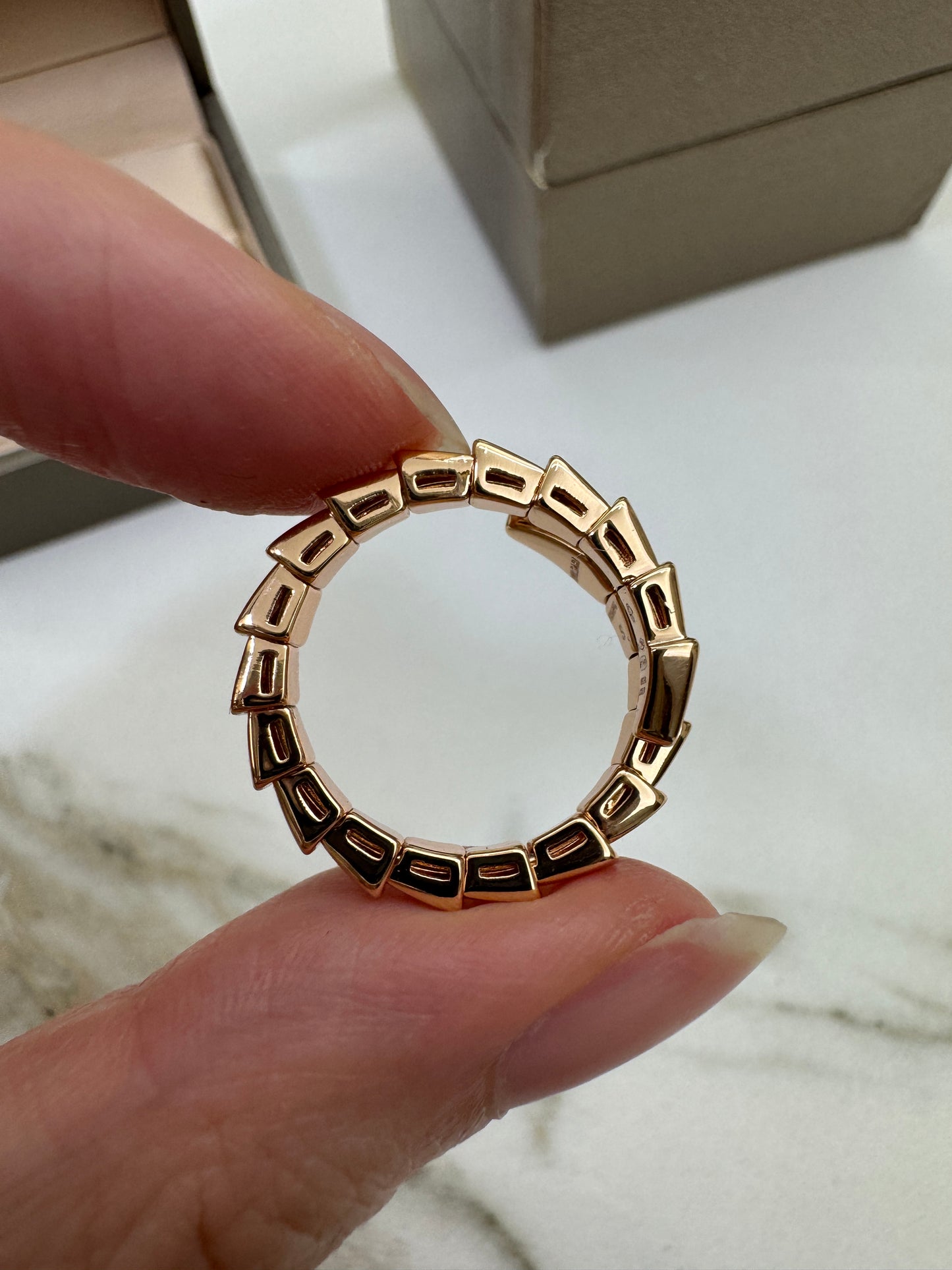 BVLGARI Serpenti 蛇骨戒指 玫瑰金