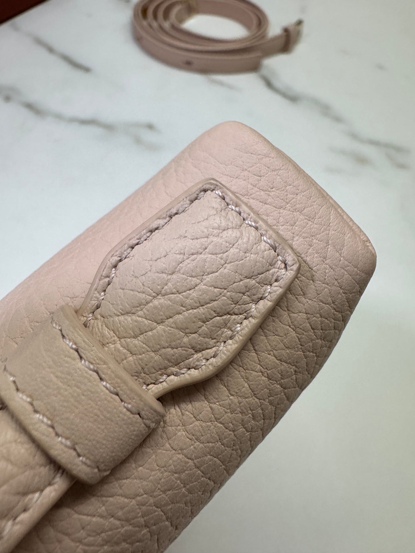 LORO PIANA Extra Pocket 19 奶油蜂蜜色 Creamed Honey