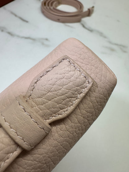 LORO PIANA Extra Pocket 19 奶油蜂蜜色 Creamed Honey