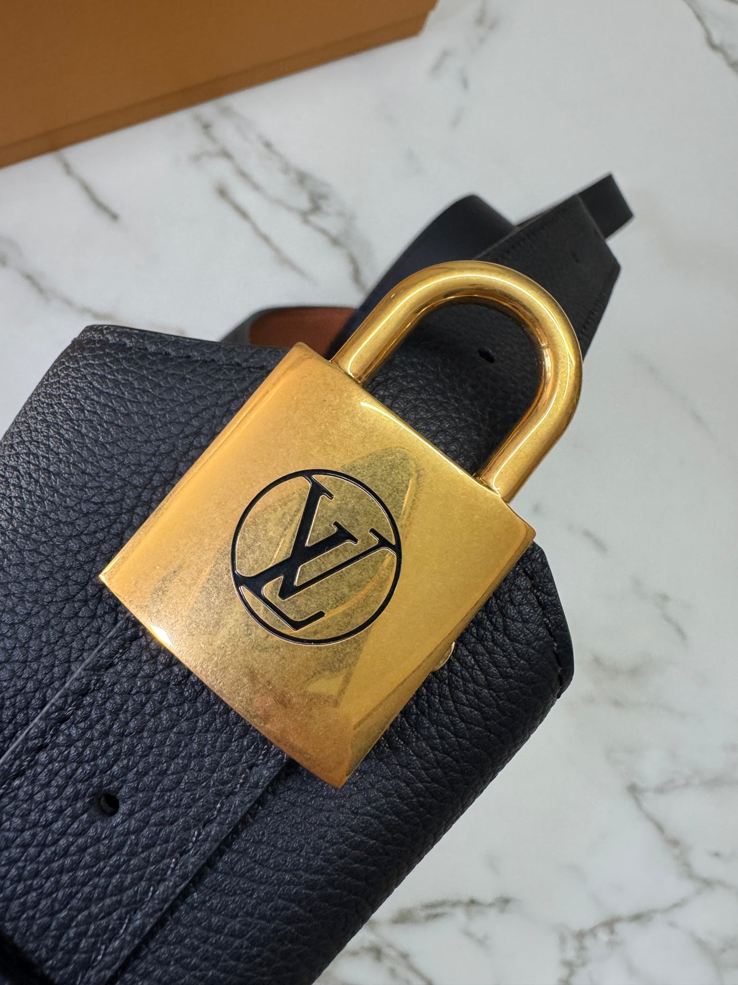 LV Low Key Hobo PM 黑色