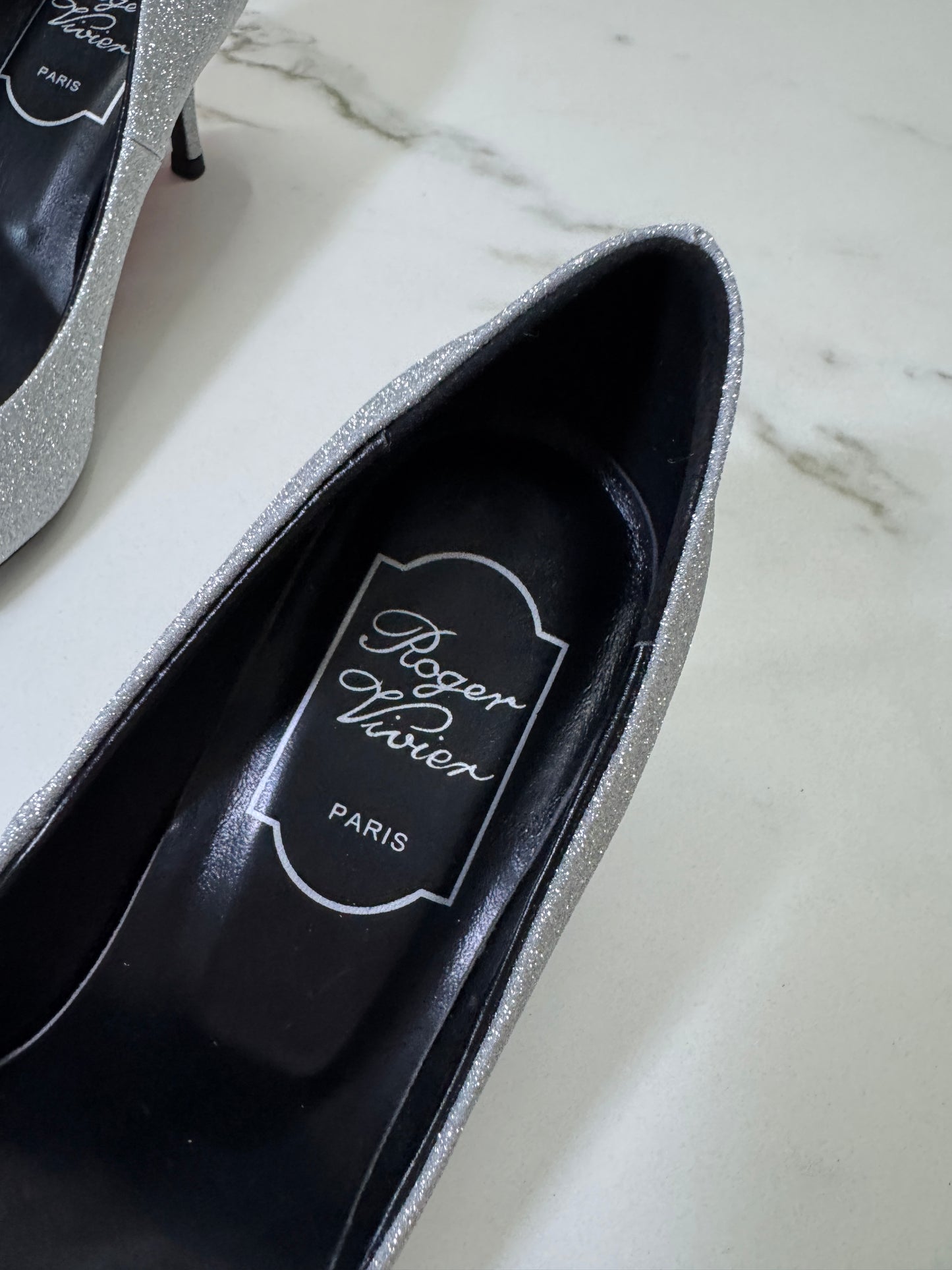 RV 銀色細閃 鑽扣高跟鞋 6cm