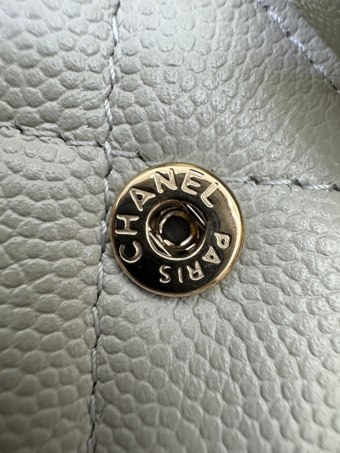 CHANEL Passport Holder 淺灰