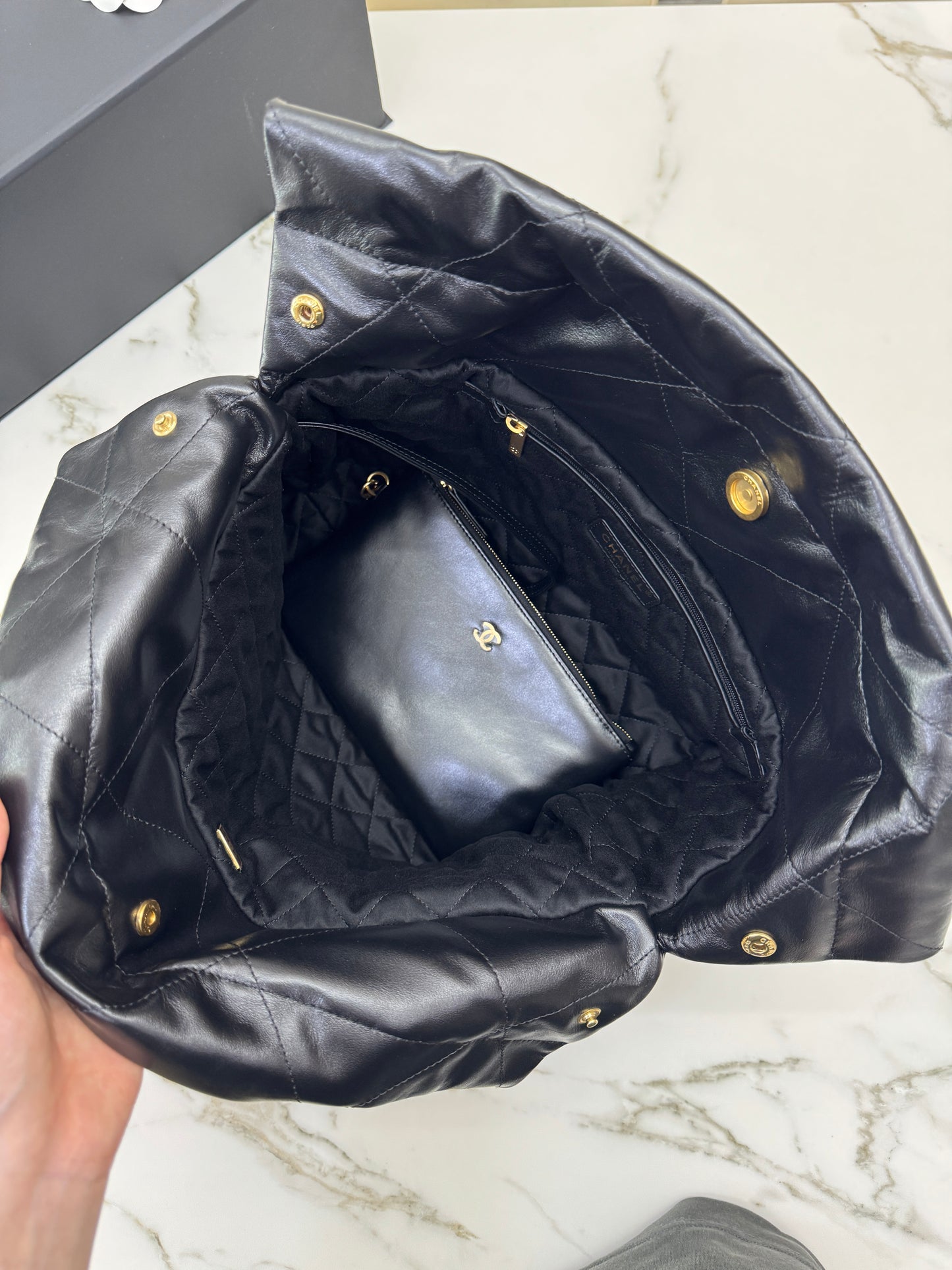 CHANEL 22Bag Medium 黑金