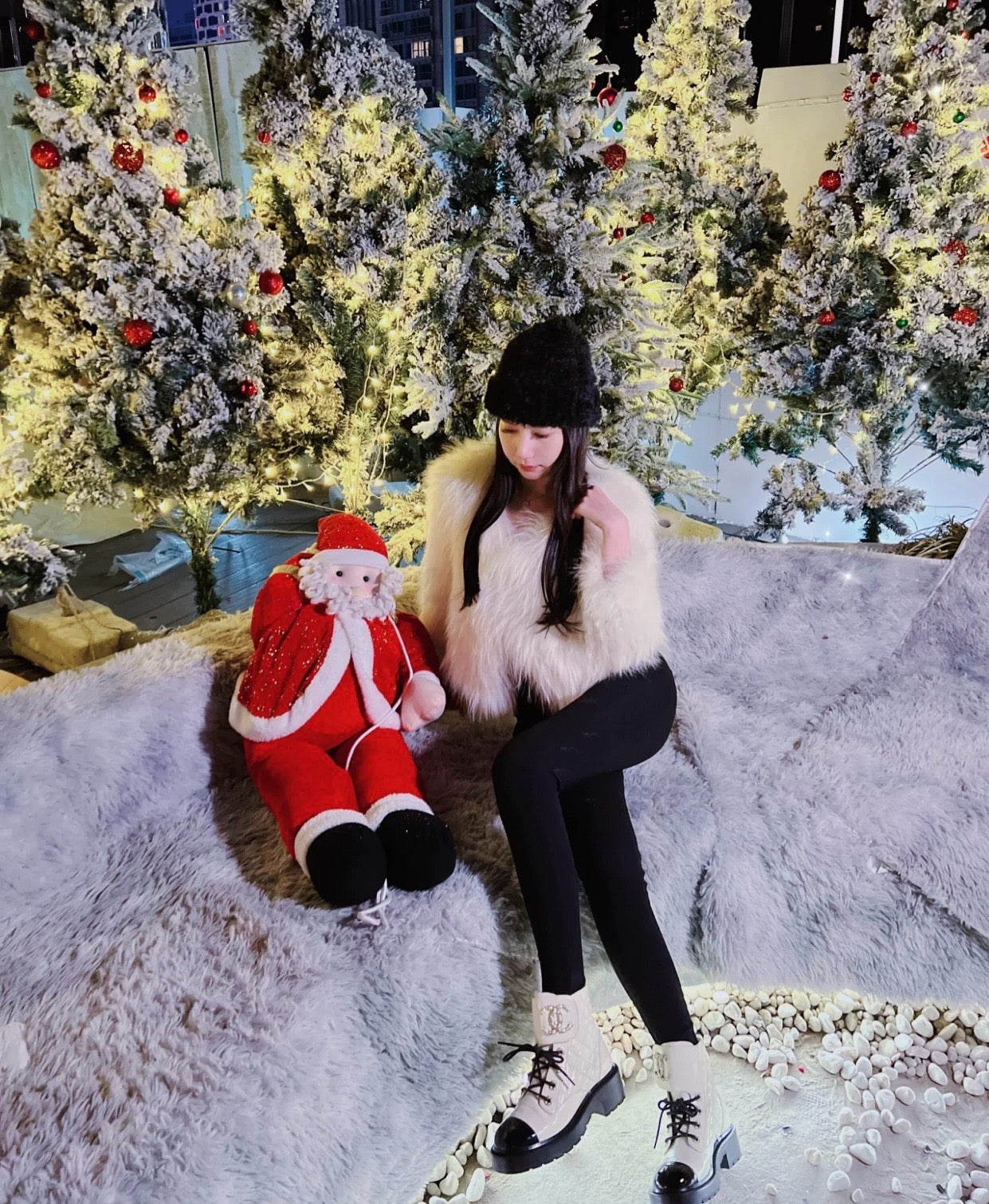 CHANEL 亮面皺牛皮 菱格馬丁靴 黑白色