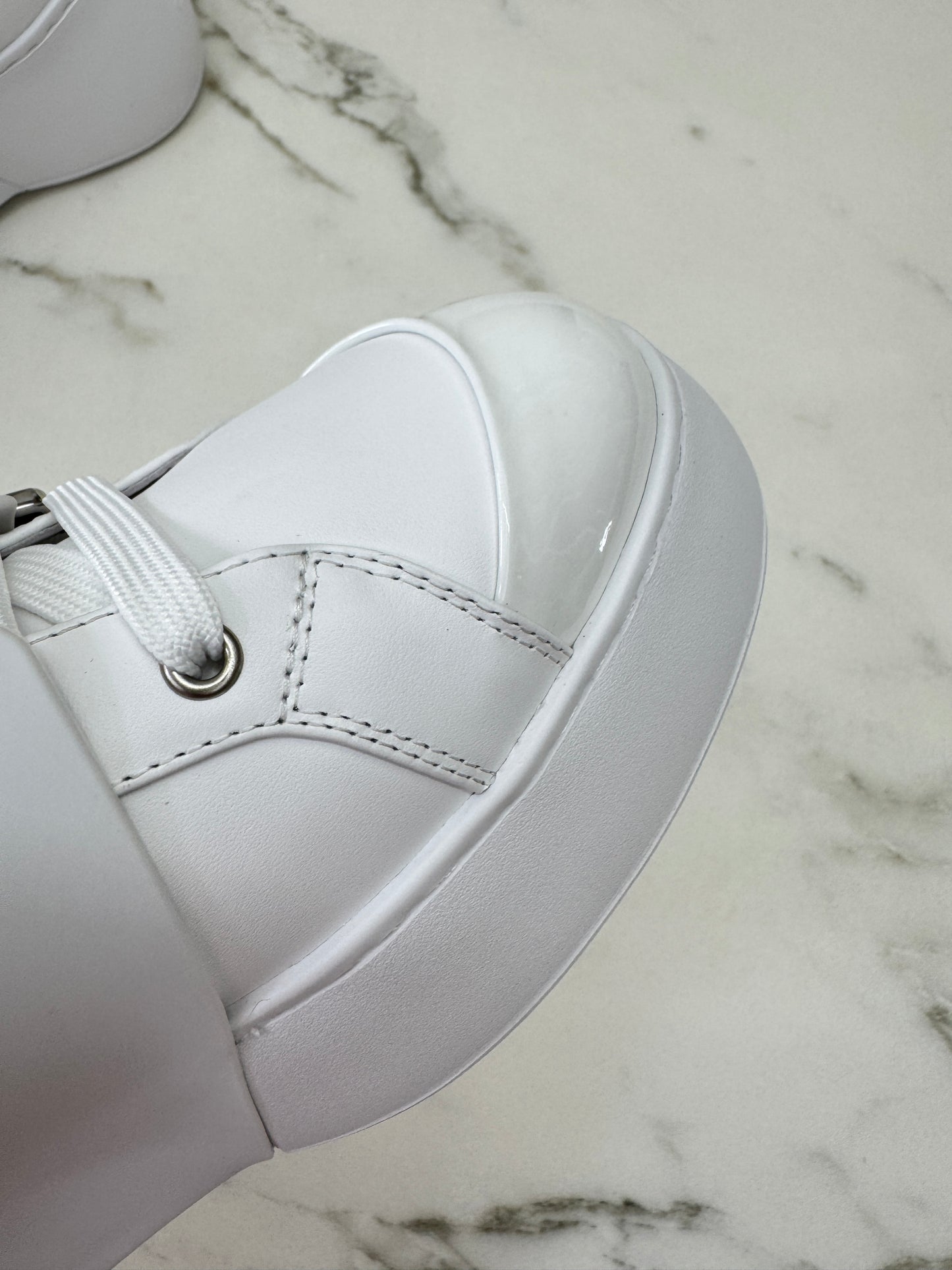RV 厚底小白鞋 Viv Skate Sneakers