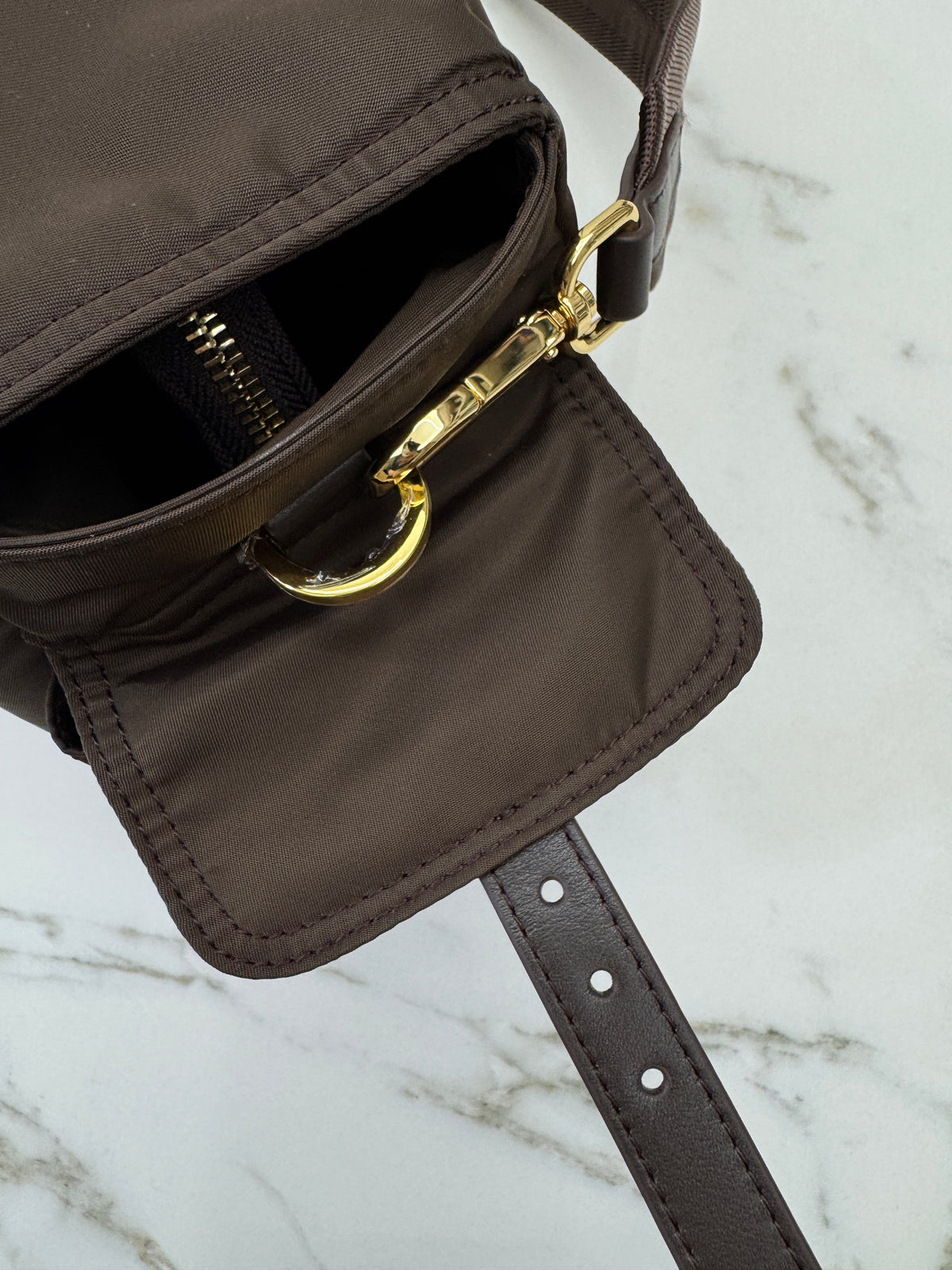 PRADA Re-nylon Explore Large 深棕色