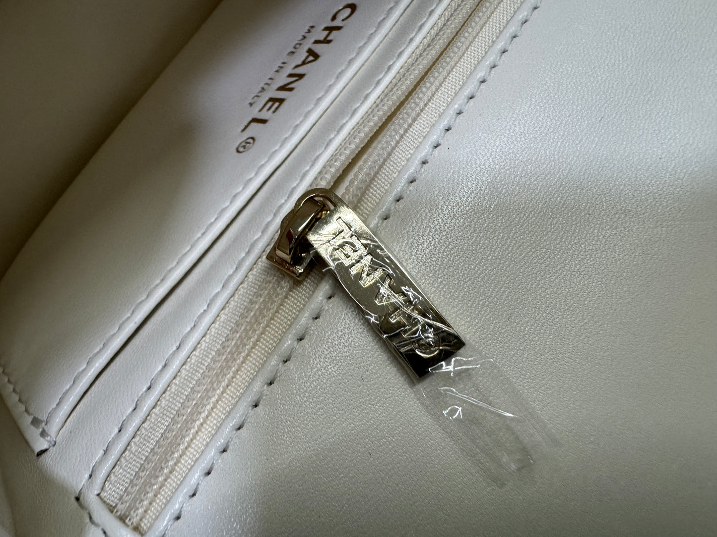 CHANEL 23A 水鑽 Mini CF Handle