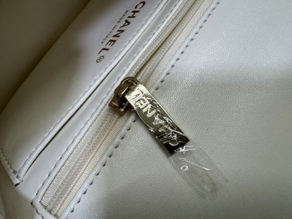 CHANEL 23A 水鑽 Mini CF Handle