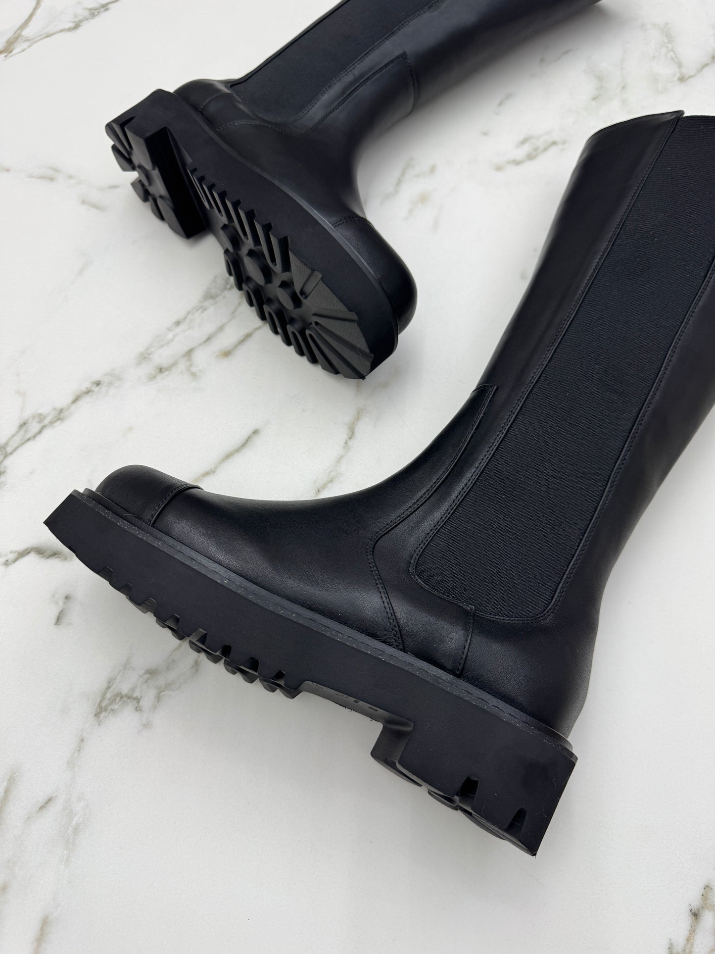 CHANEL 24B 切爾西長靴