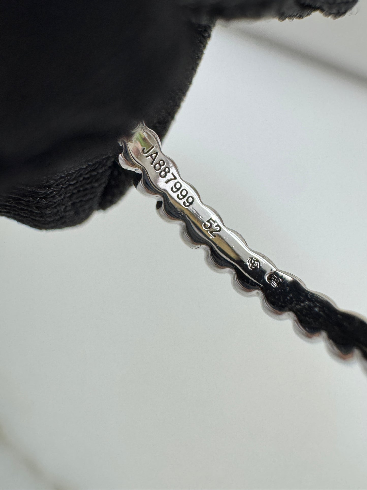 VCA Perlee Ring