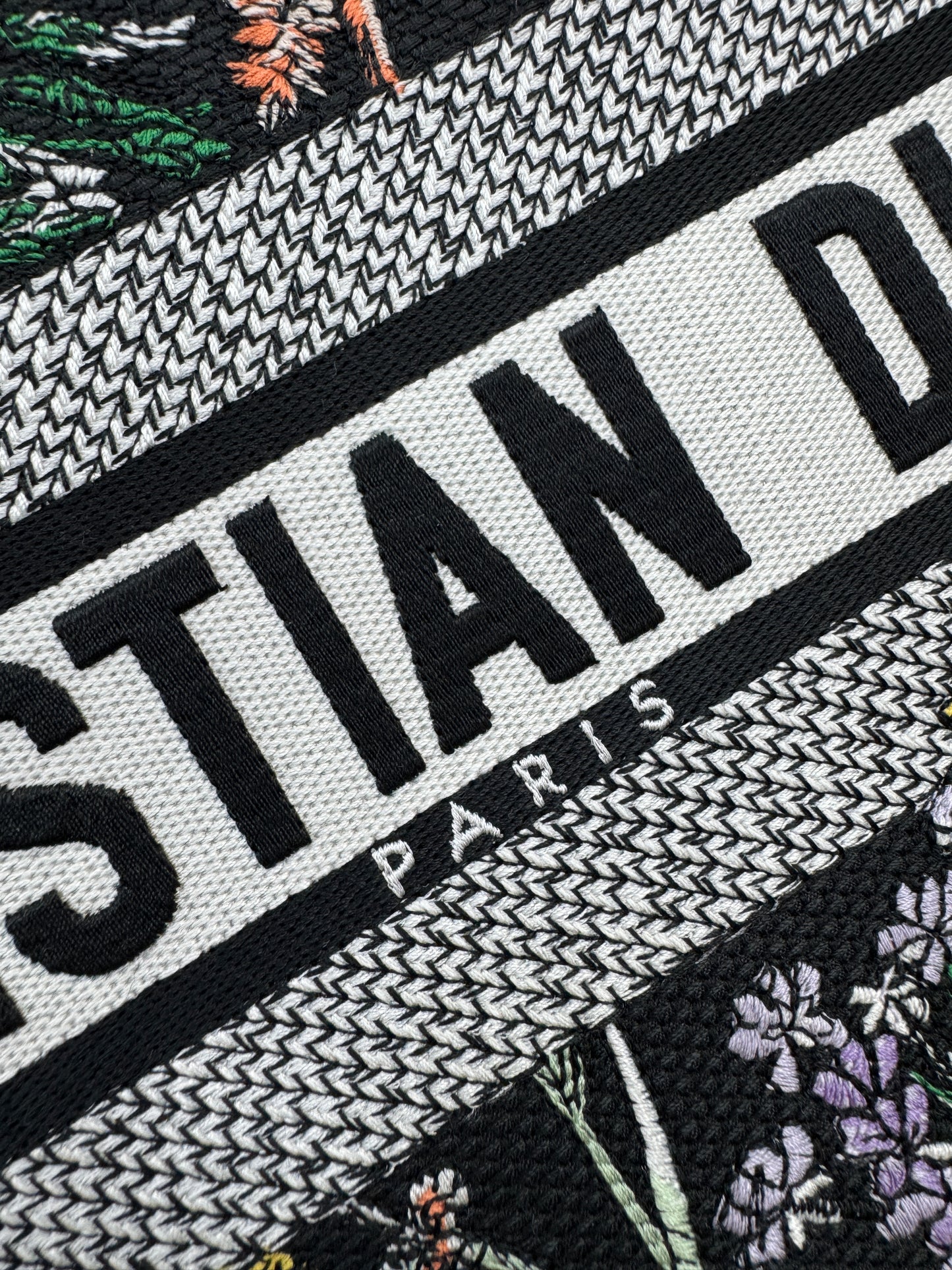 DIOR Book Tote Herbarium Black Medium