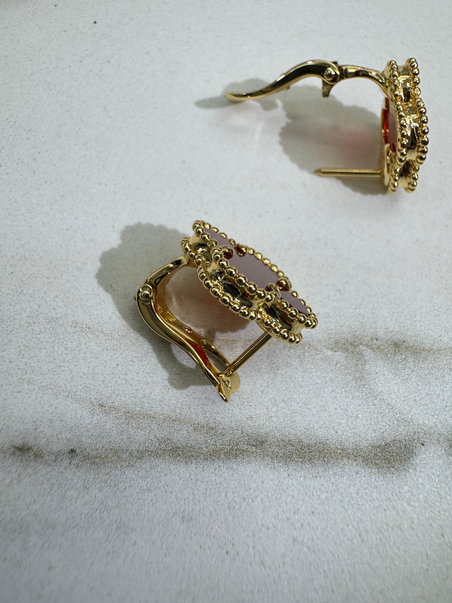 VCA Vintage Alhambra Earrings 紅玉髓