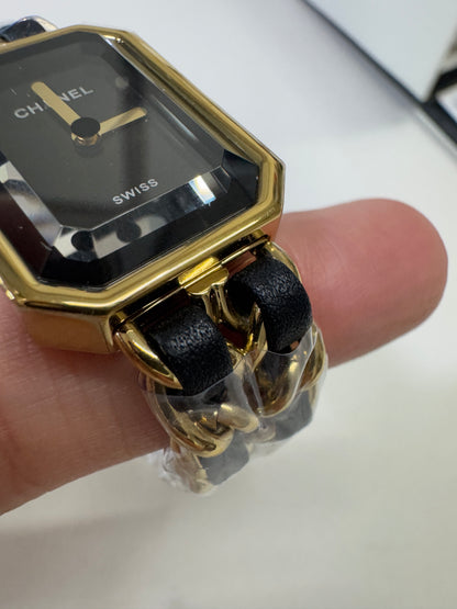 CHANEL Premier 小方糖黑金手錶