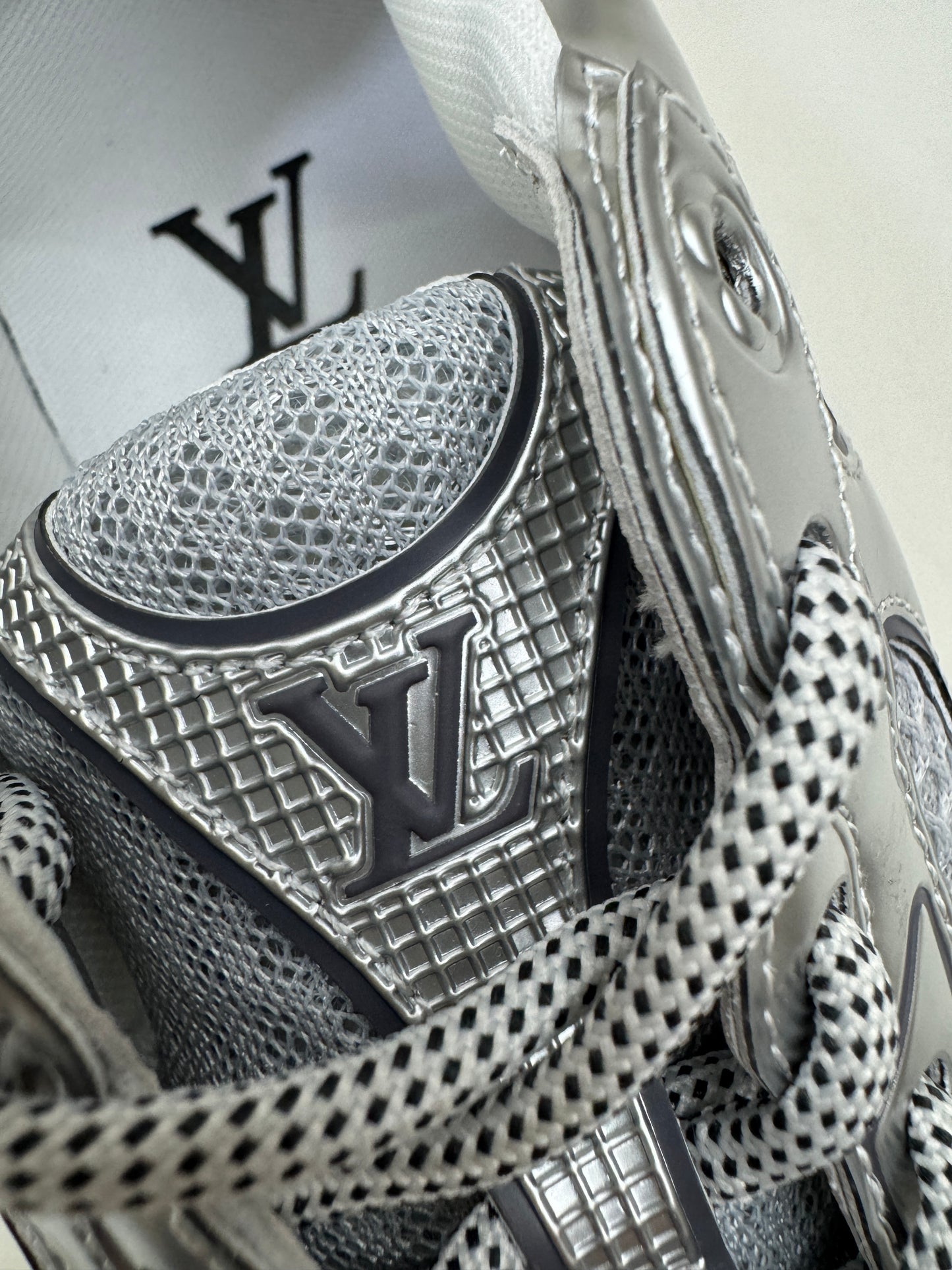 LV Olympia Sneaker 銀色運動鞋