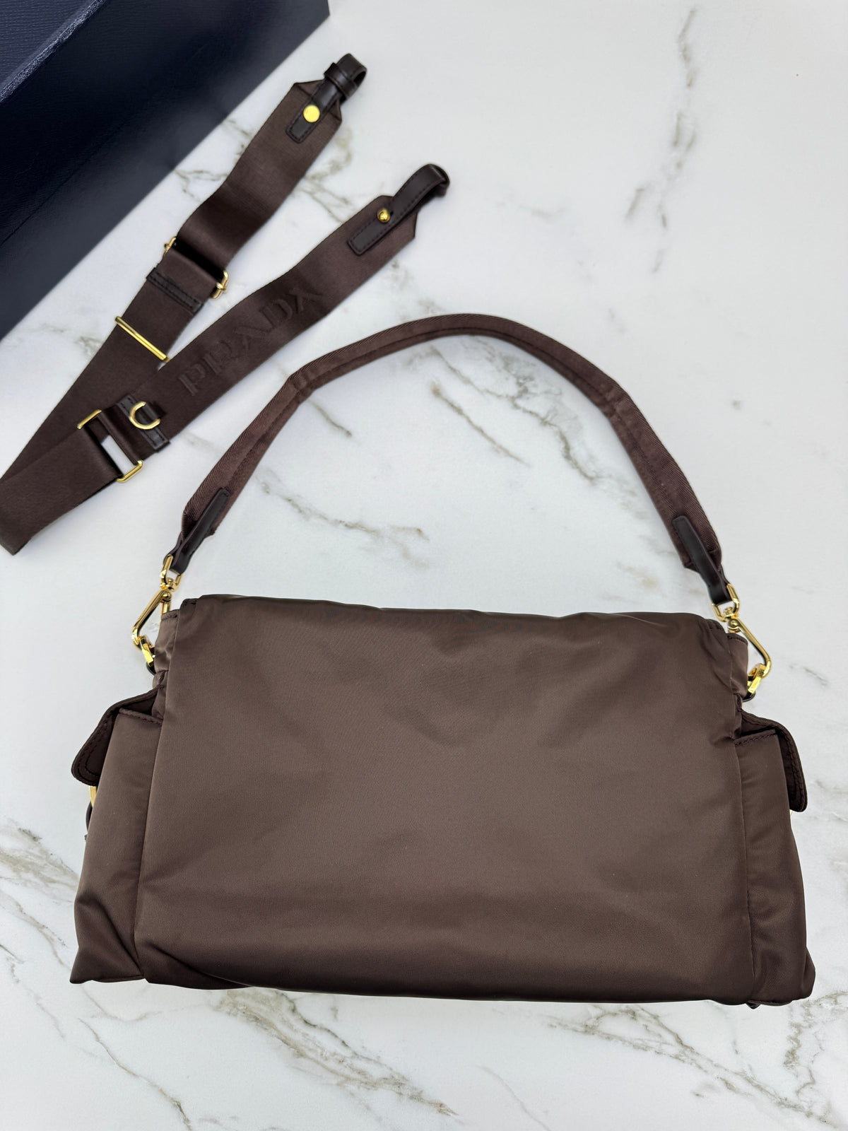 PRADA Re-nylon Explore Large 深棕色