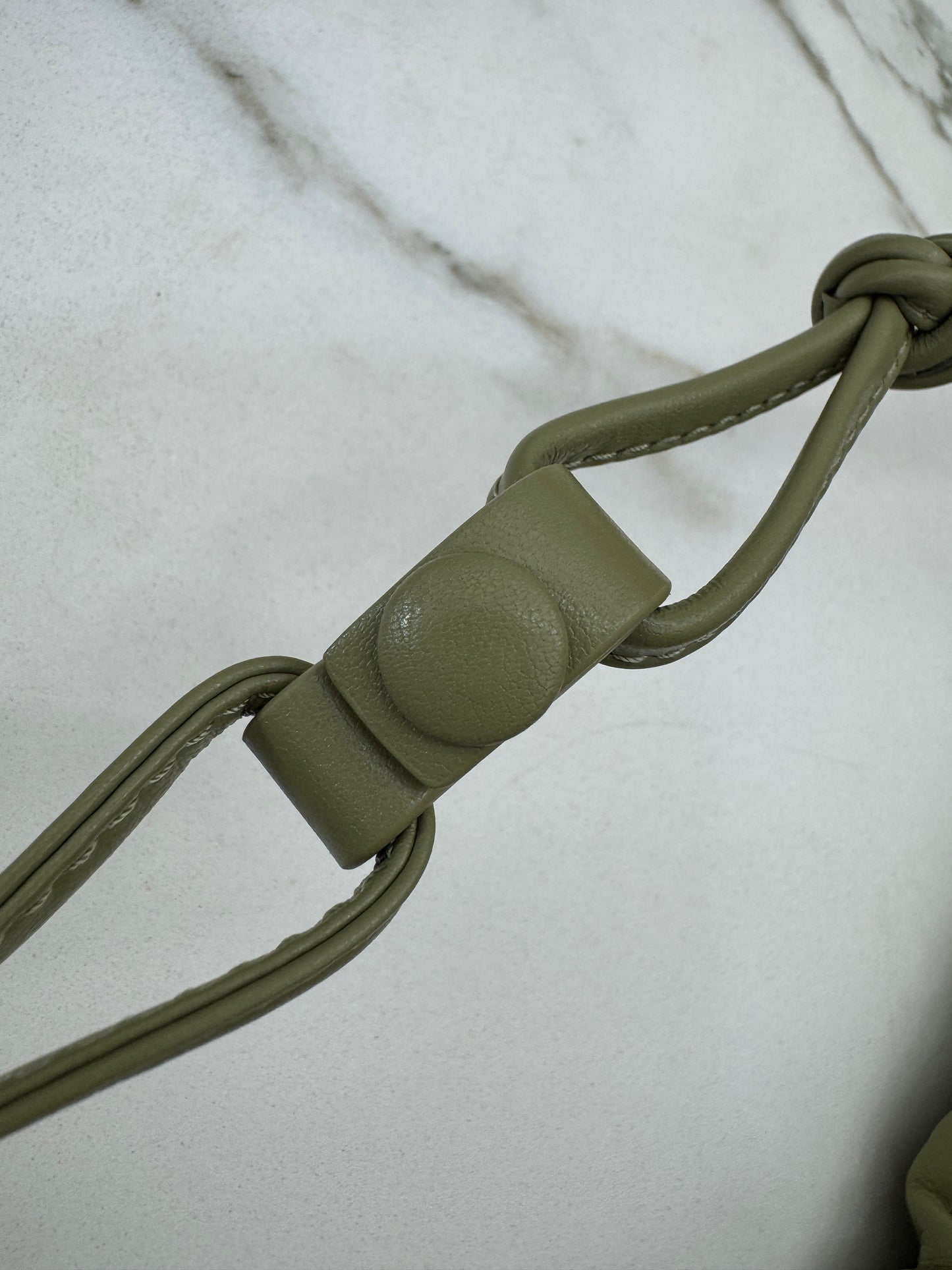 BV Dust Bag Medium 洞石綠 Travertine