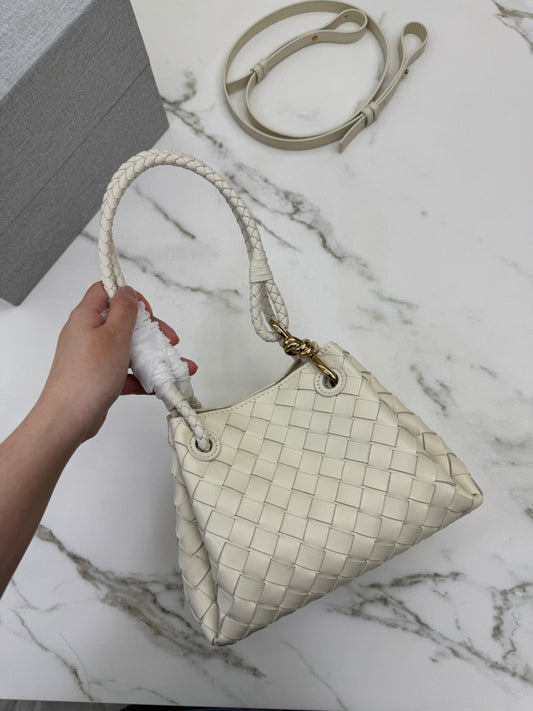 BV Parachute Small 海鹽白 Sea Salt