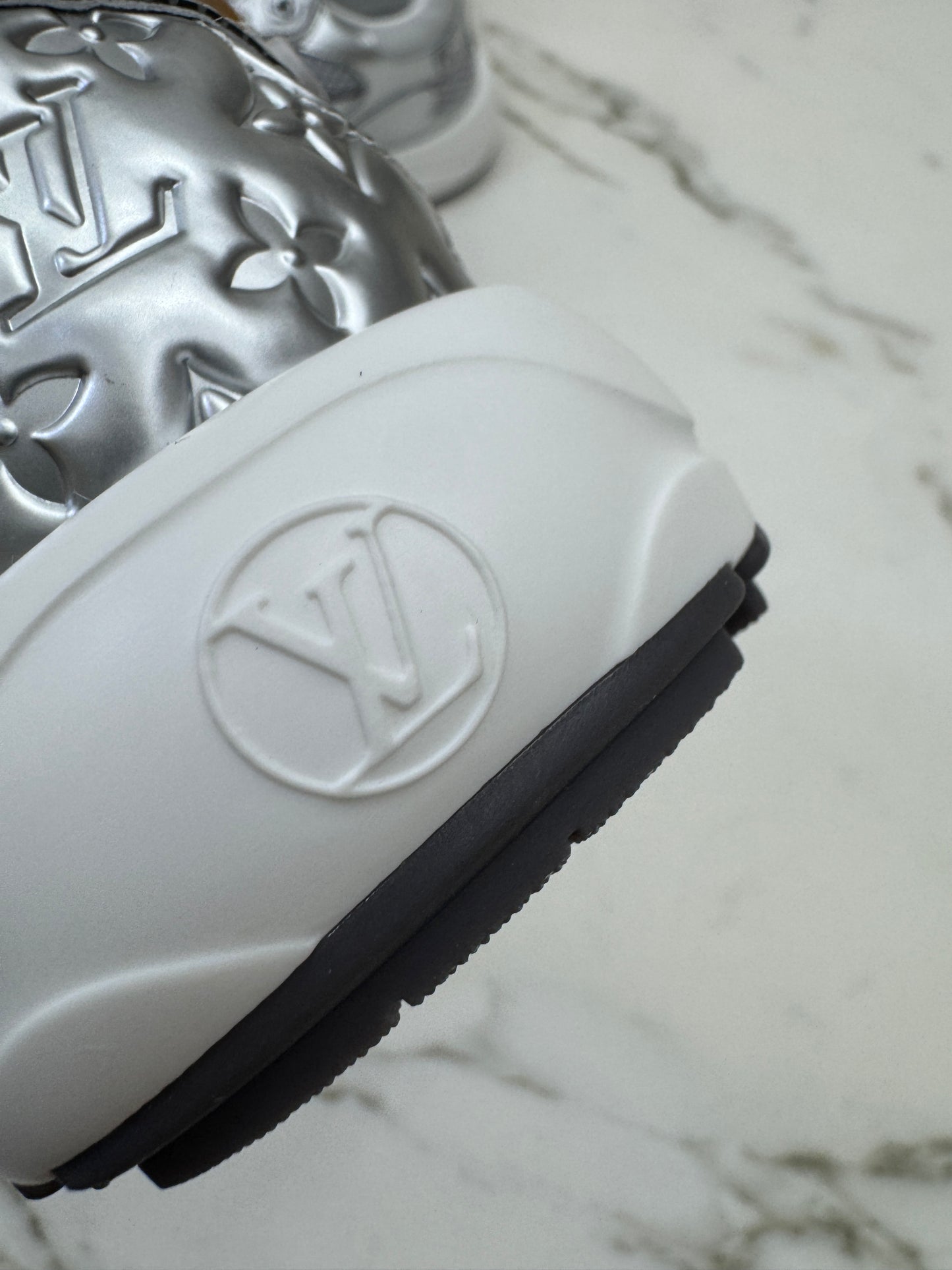 LV Olympia Sneaker 銀色運動鞋