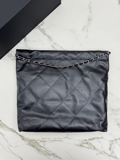 CHANEL 22Bag 黑銀 Medium
