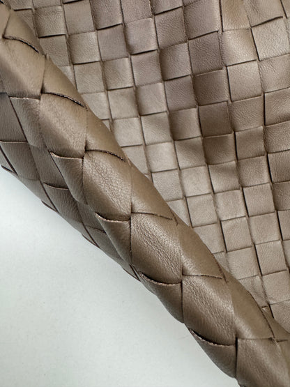 BV Hop Small Pinecone