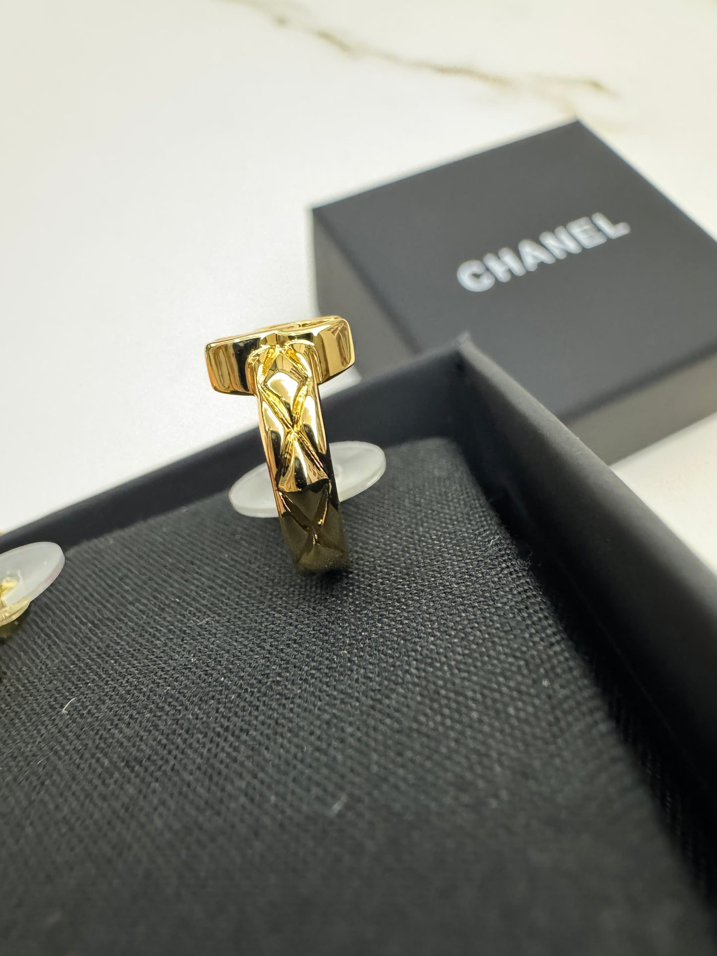 CHANEL 26P 菱格紋圈型耳環