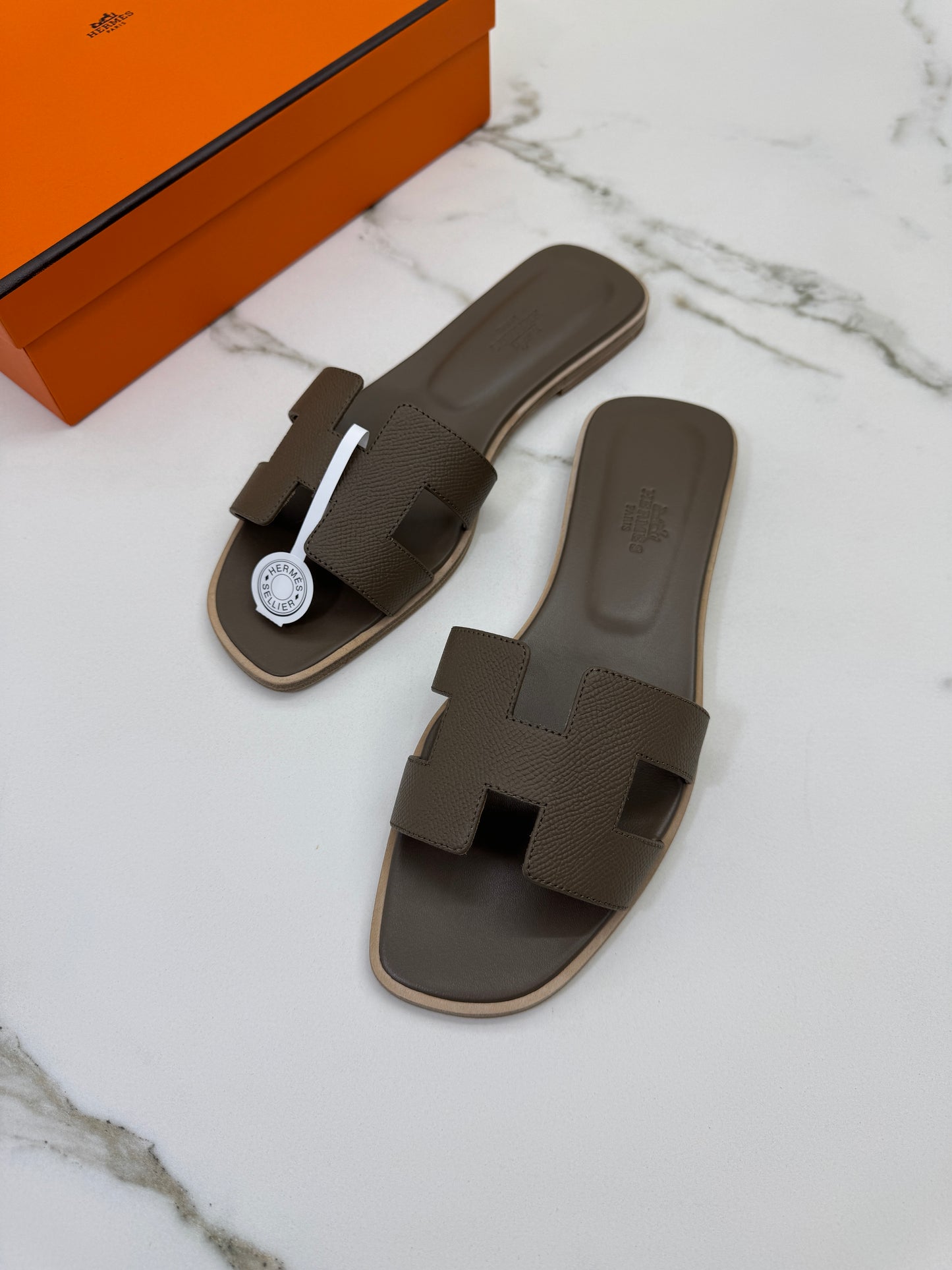 HERMES Oran 大象灰 Epsom