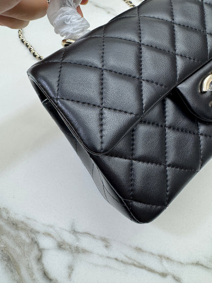 CHANEL Mini CF Handle 黑色羊皮淺金扣 Black Lambskin with GHE