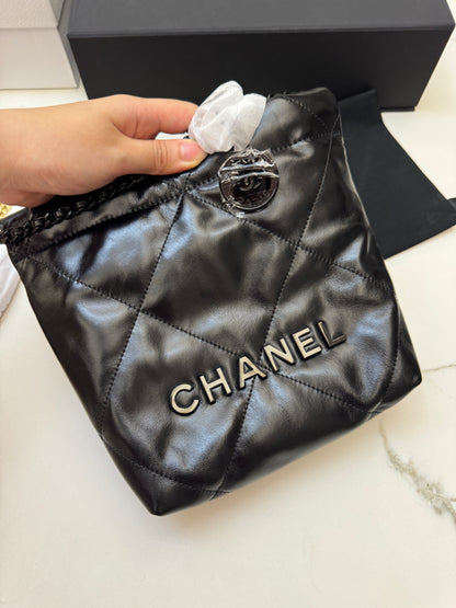 CHANEL mini 22 so black