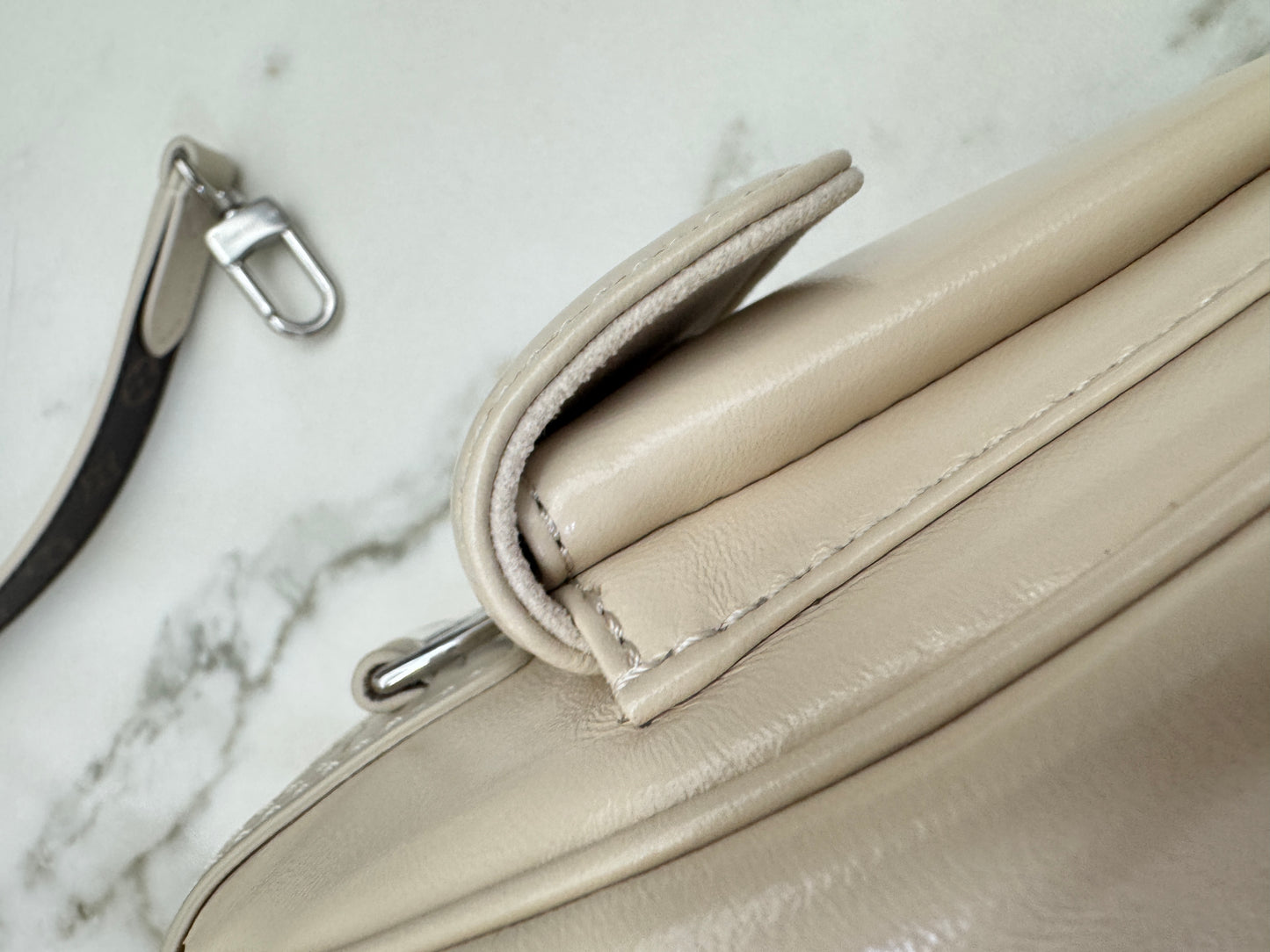 LV Speedy Cargo Vibe 白色油臘皮
