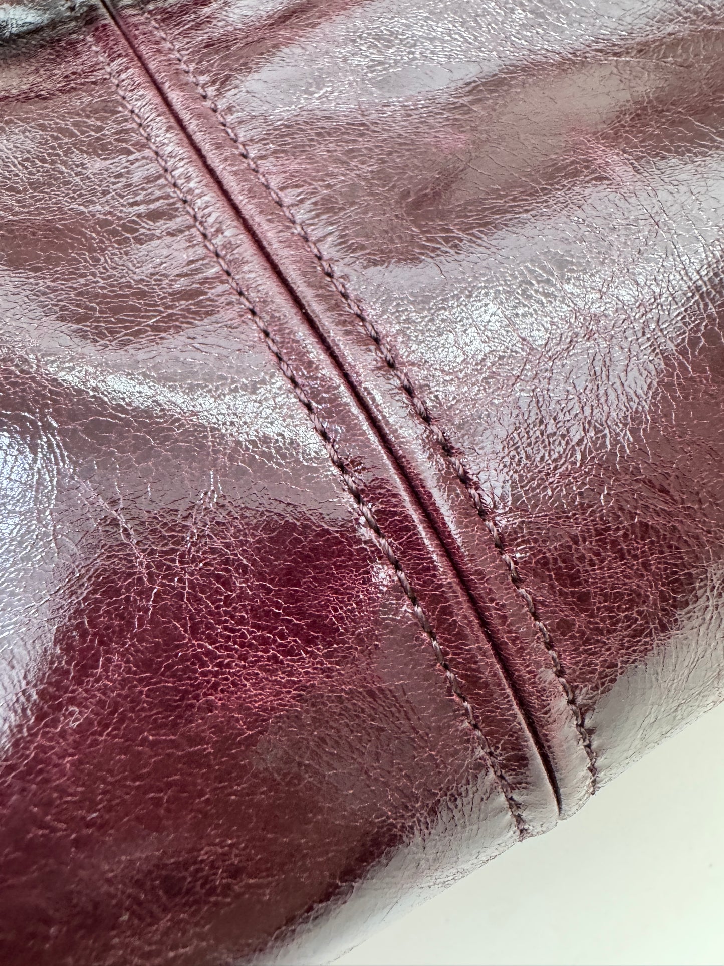 PRADA Bonnie Medium 酒紅油臘皮