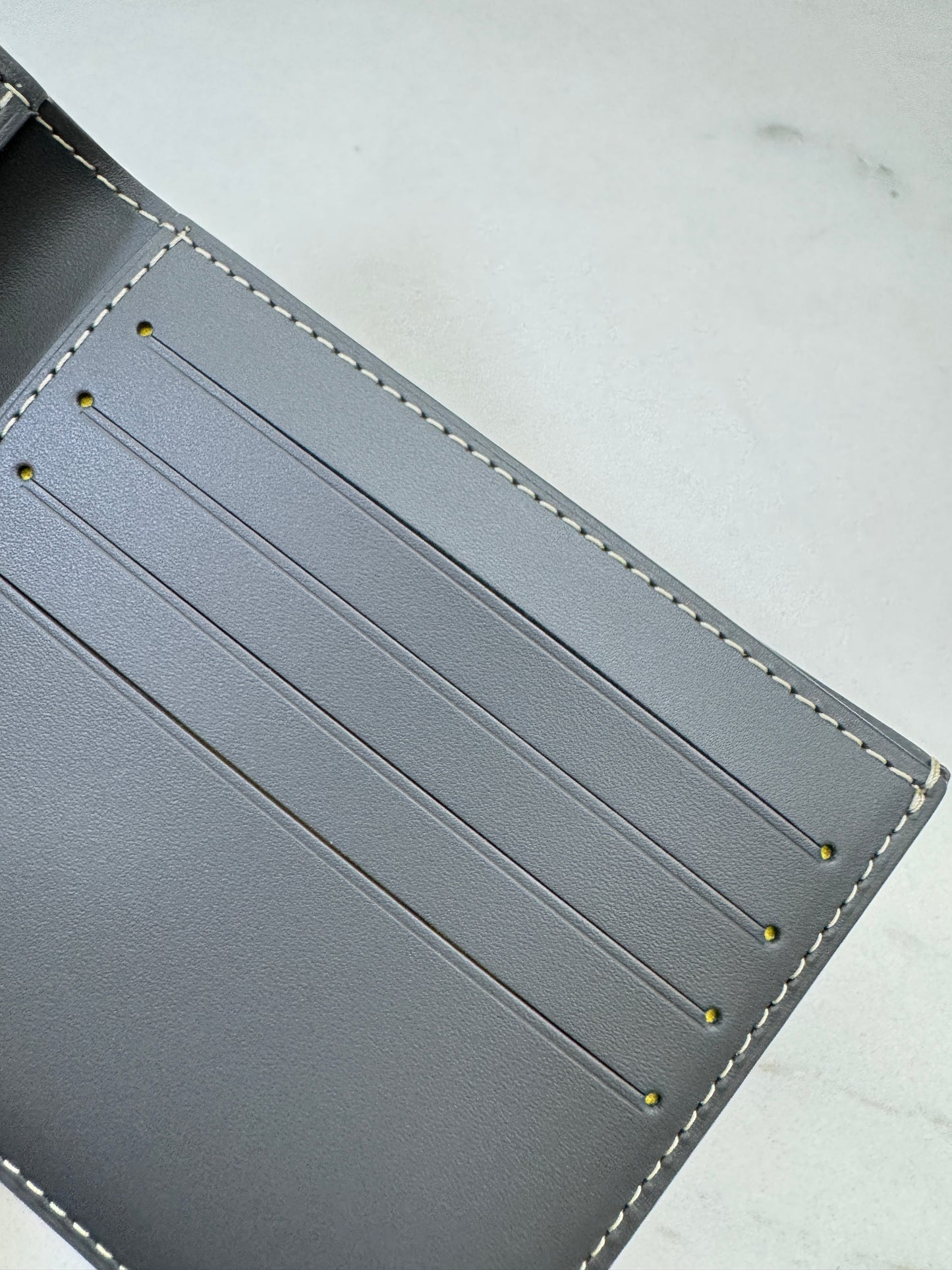 GOYARD Victoire Wallet 灰色