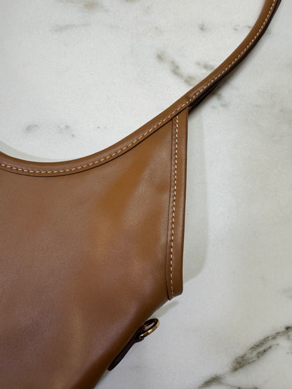 MIU MIU Ivy Tote Regular 淺棕色