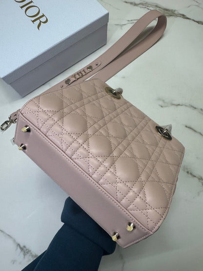 DIOR Lady Dior Small 胭脂粉