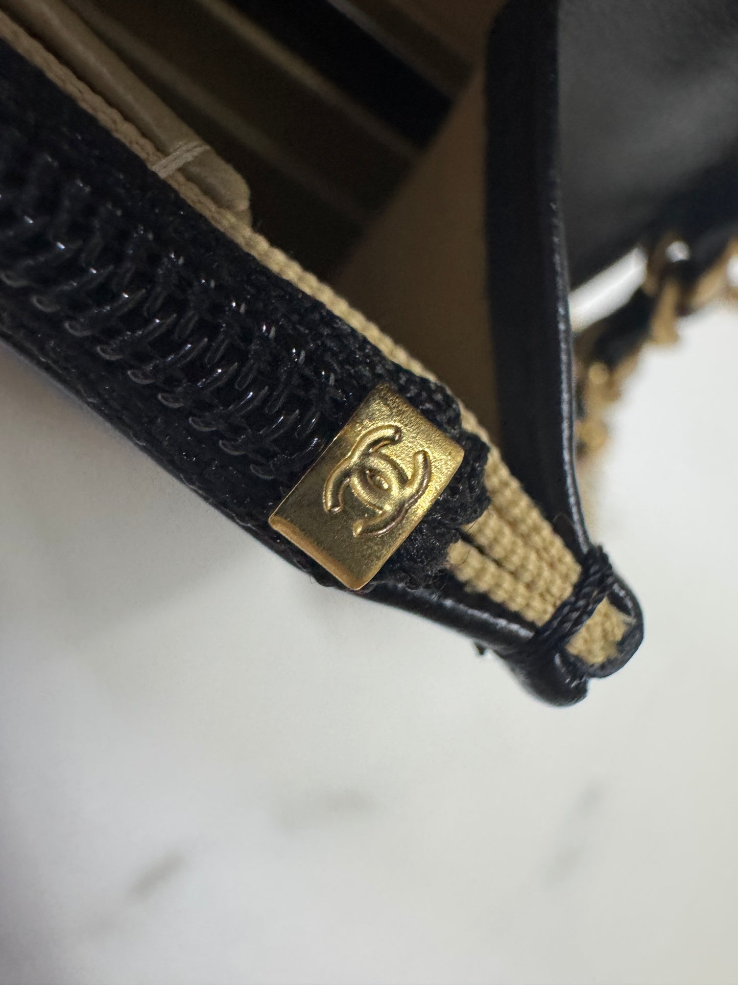 CHANEL woc 24A 琺瑯調節扣 羊皮 黑