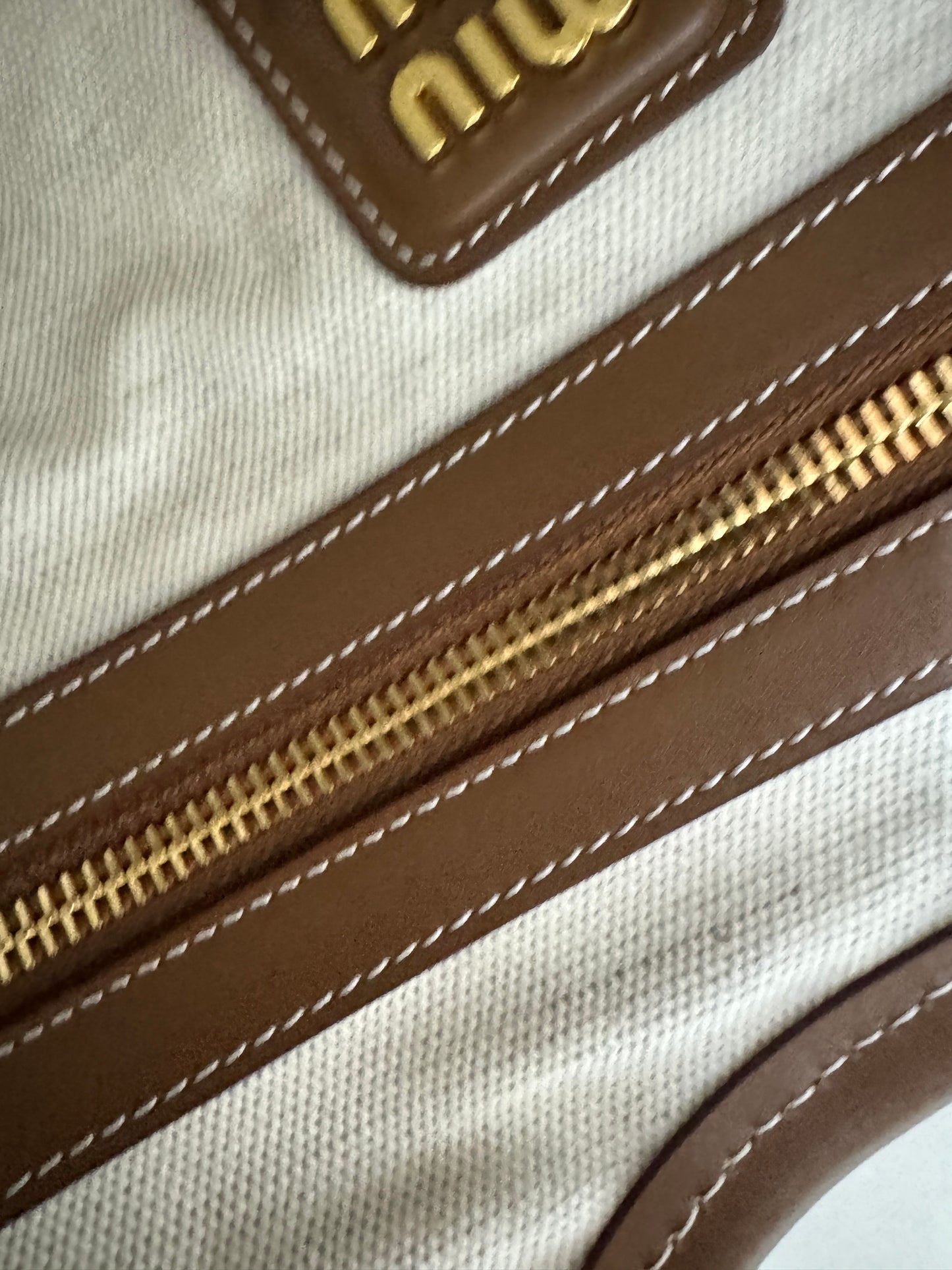 MIU MIU Ivy Tote 帆布 Regular Size