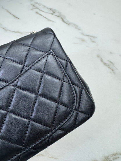 CHANEL 25K 亮面淺金球 Mini CF17 方胖子