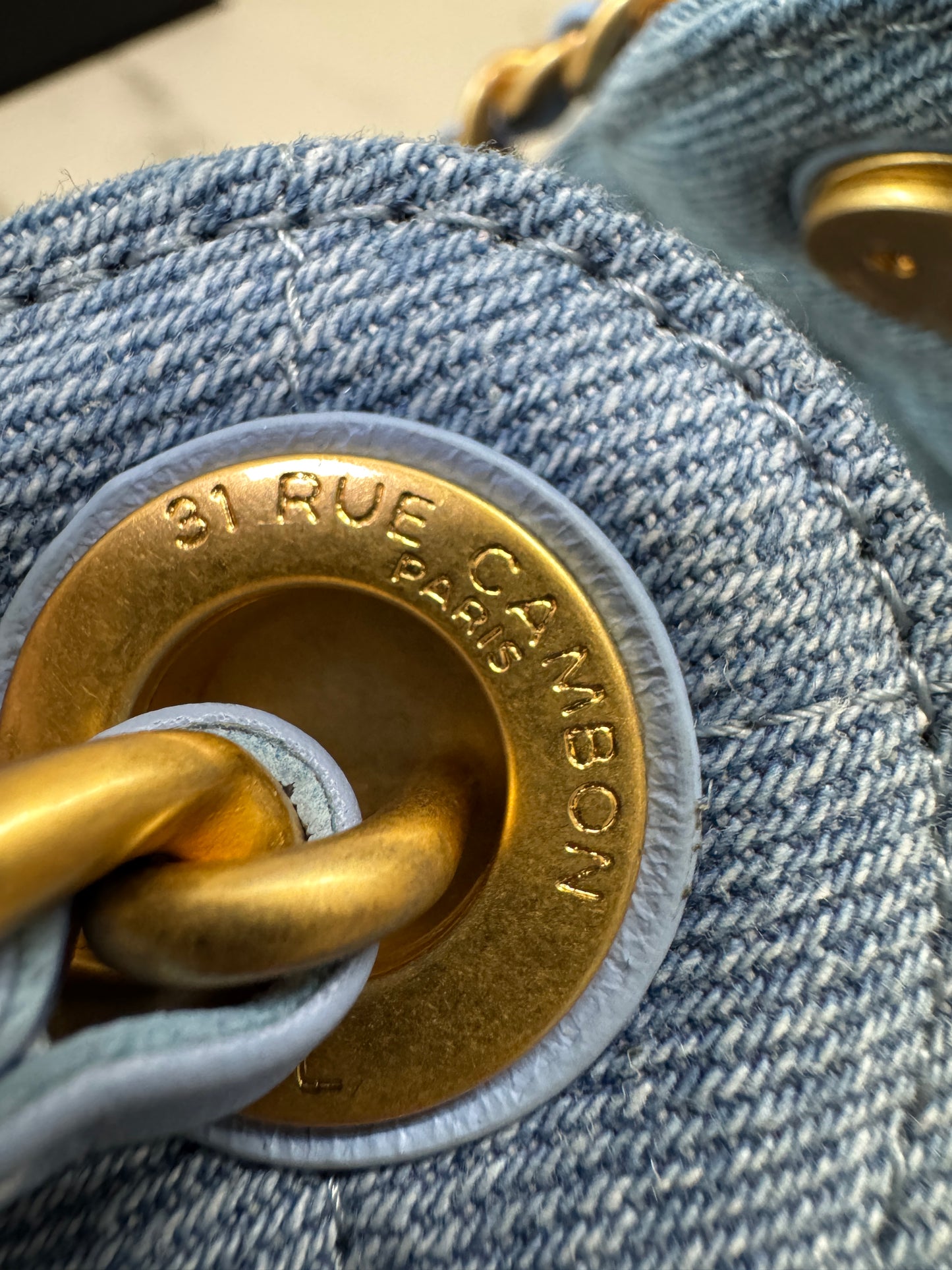 CHANEL 25 Bag 淺藍牛仔Small