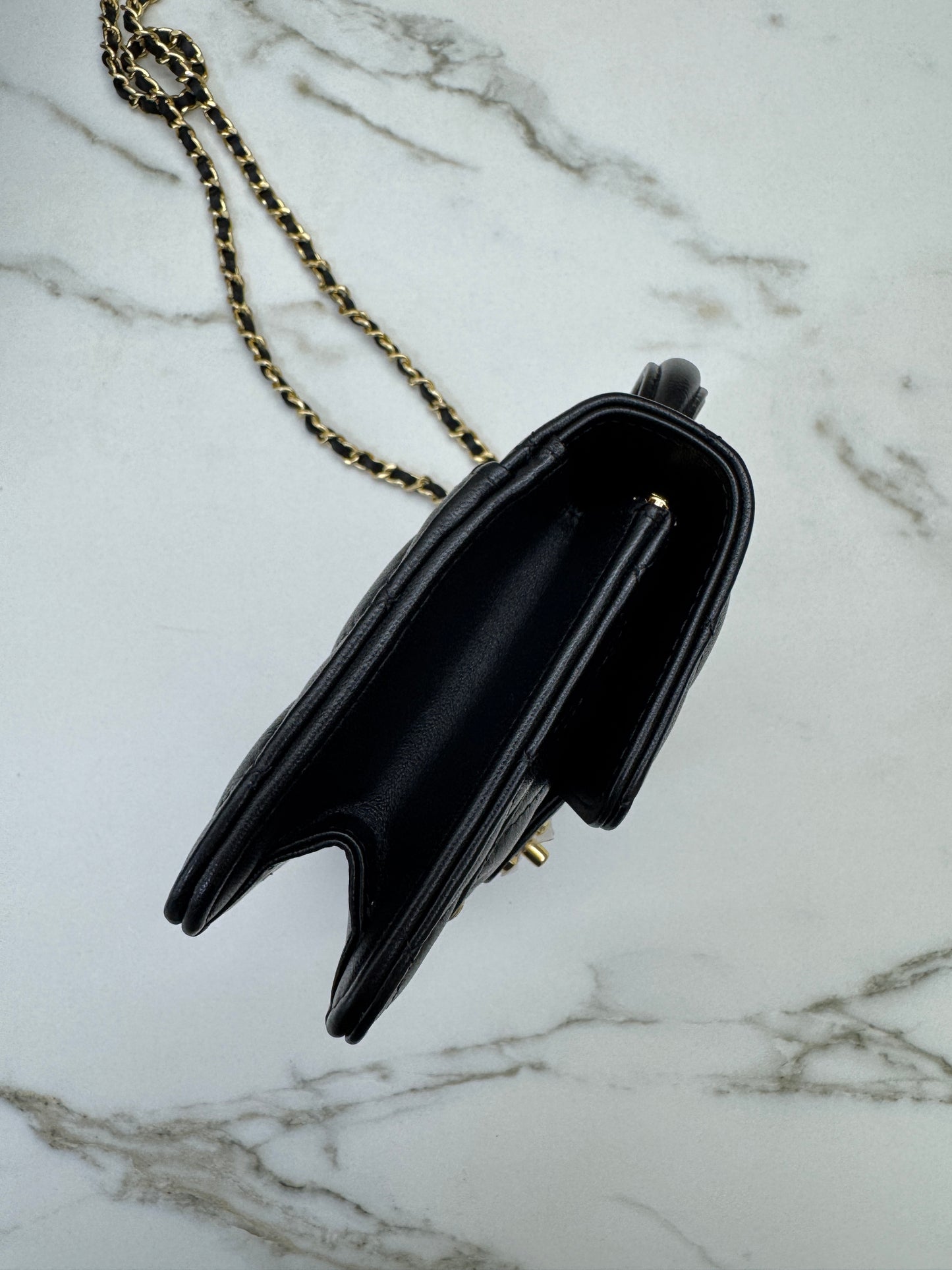 CHANEL 25B 手柄郵差 Wallet on Chain