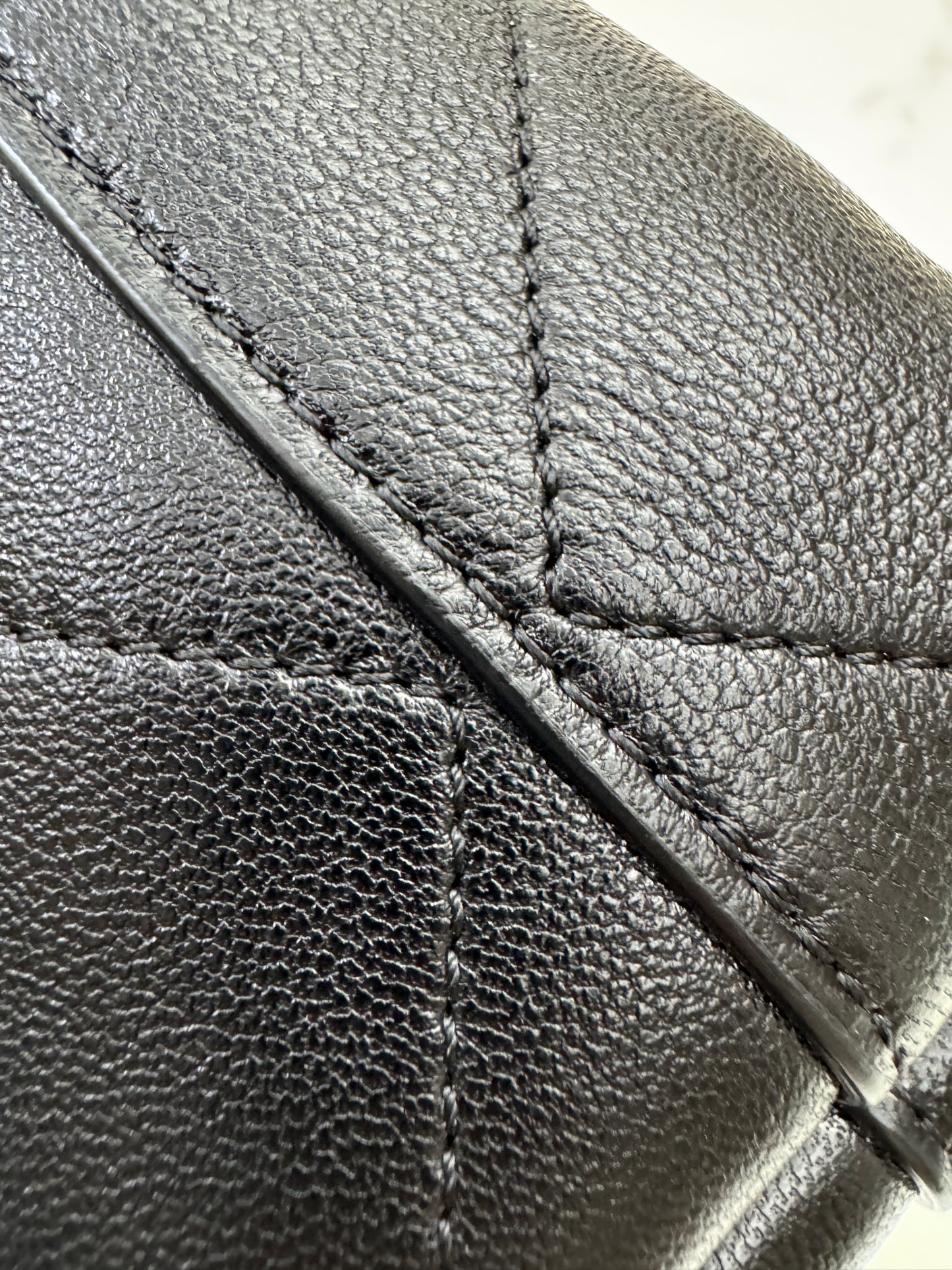 CHANEL 25P Hobo Small