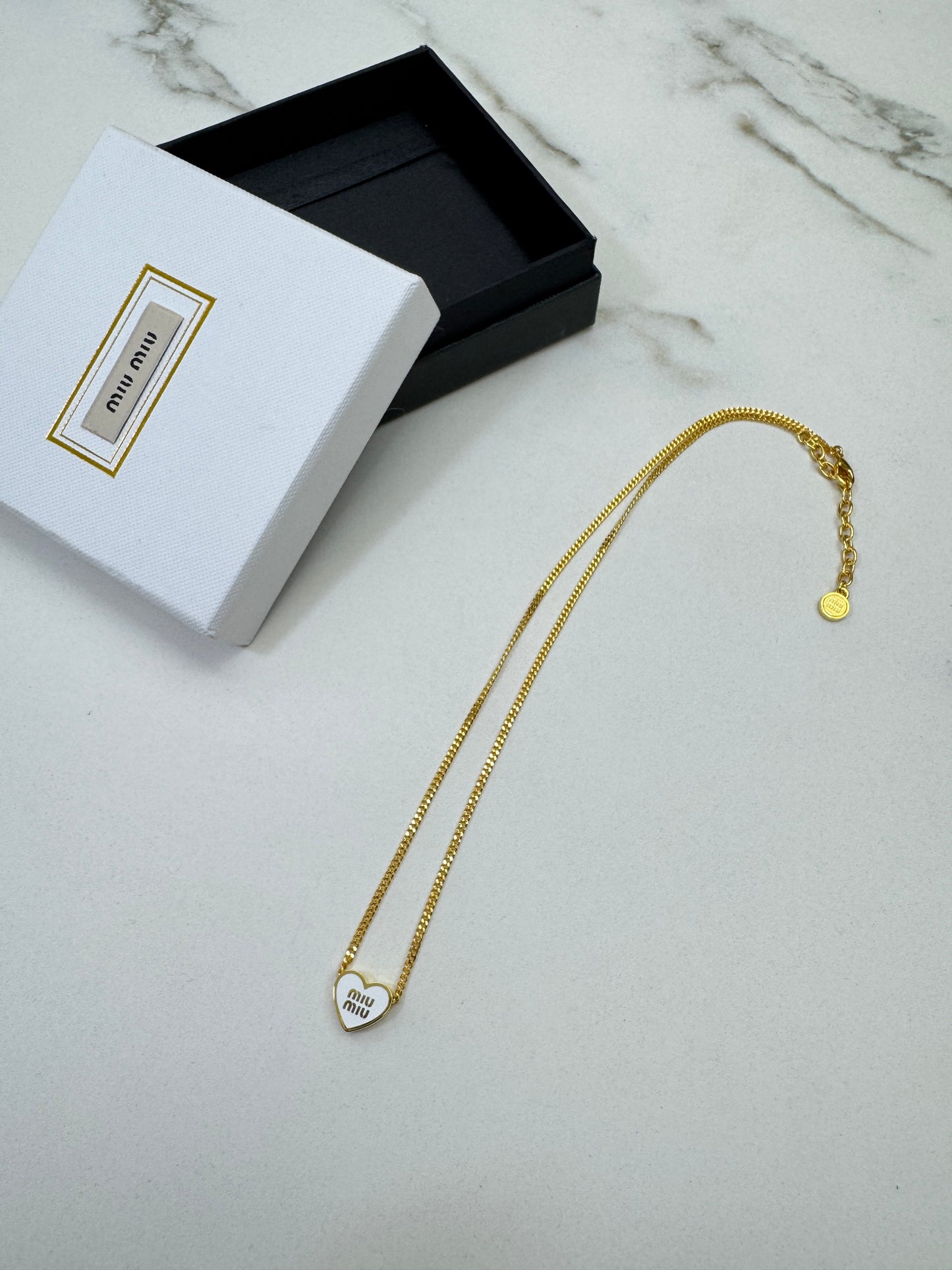 MIU MIU 心形琺瑯項鏈 白金色