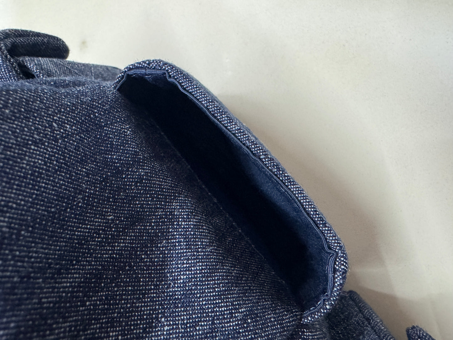 CHANEL 25C 深藍牛仔 Hobo Small