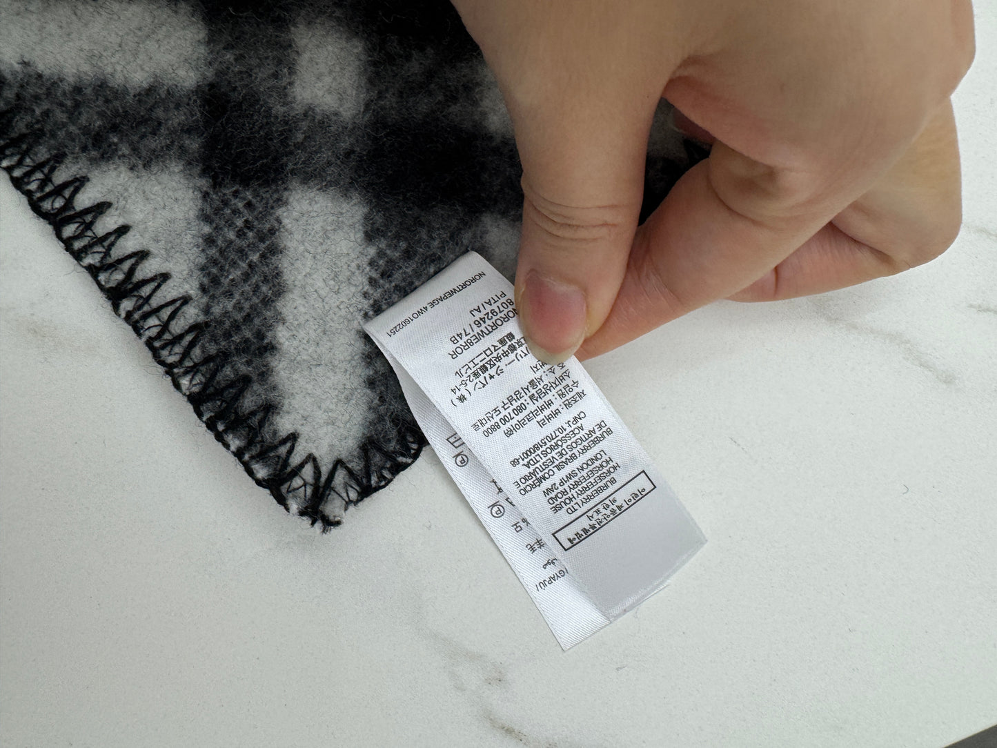 BURBERRY Check Wool Scarf 黑白色