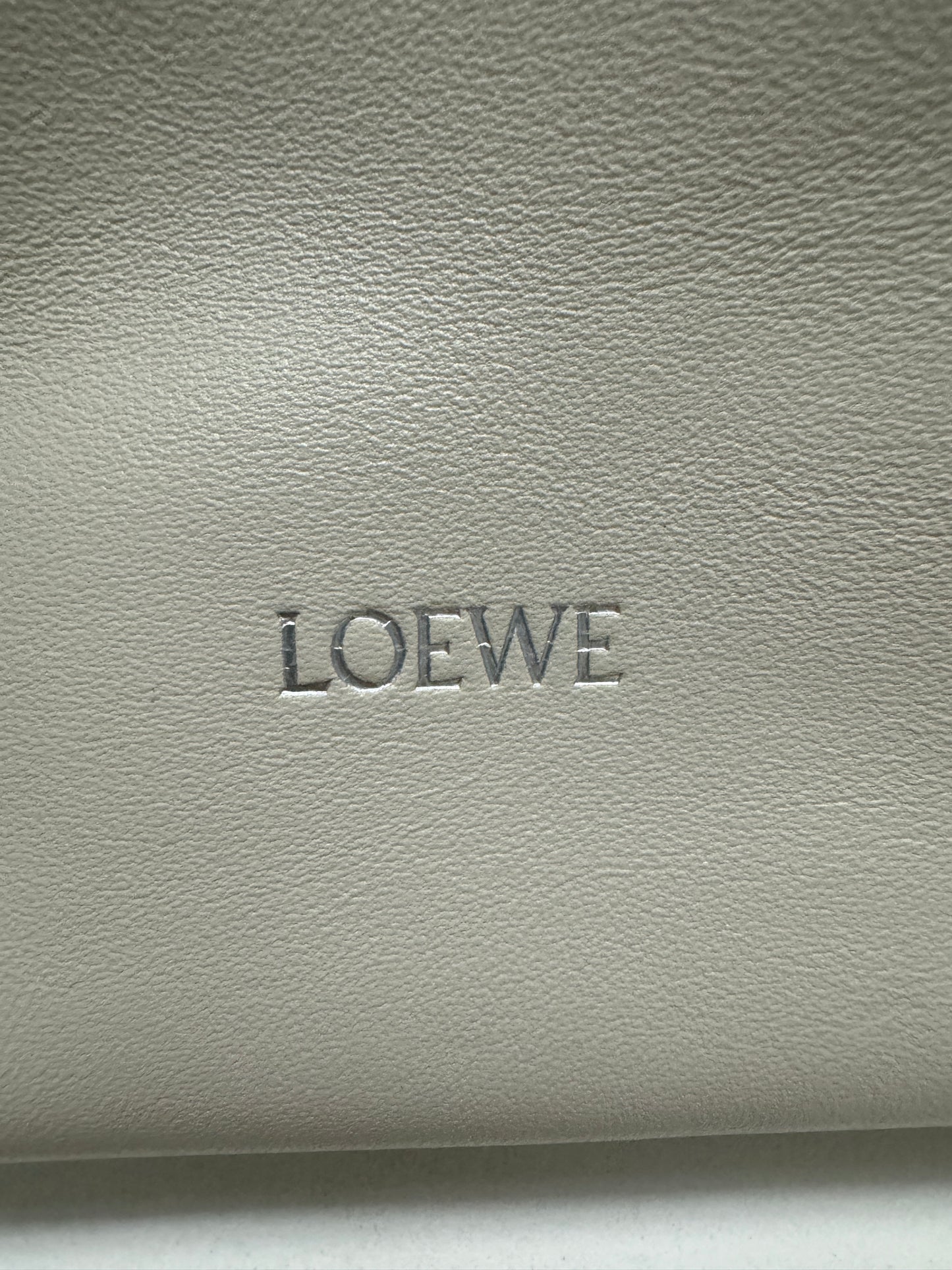 LOEWE Flamenco Purse 海鹽白 Medium Sea Salt